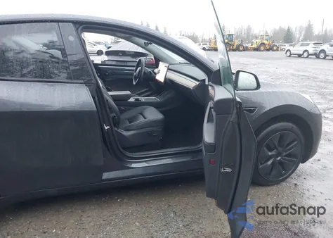 2024 Tesla Model Y Long Range Dual Motor All-Wheel Drive from USA, damaged, VIN 7SAYGDEE0RF195108